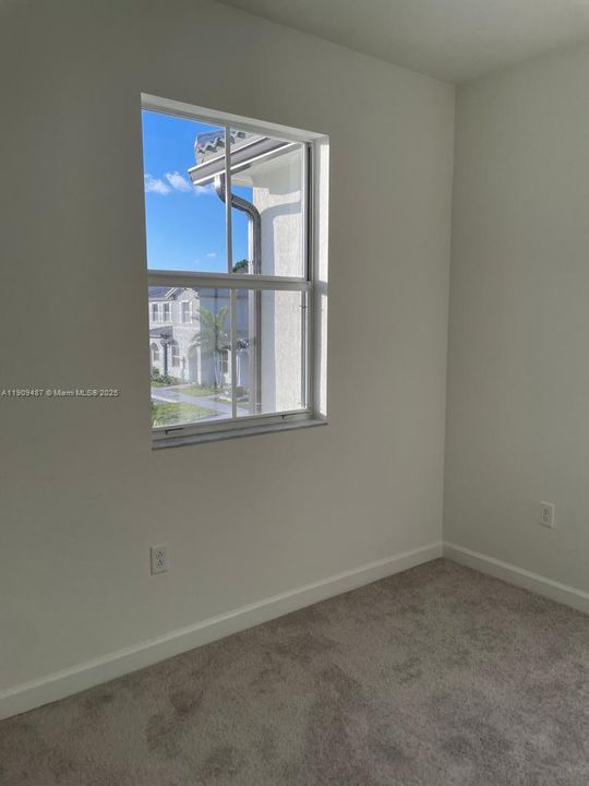 For Sale: $450,000 (3 beds, 2 baths, 1413 Square Feet)