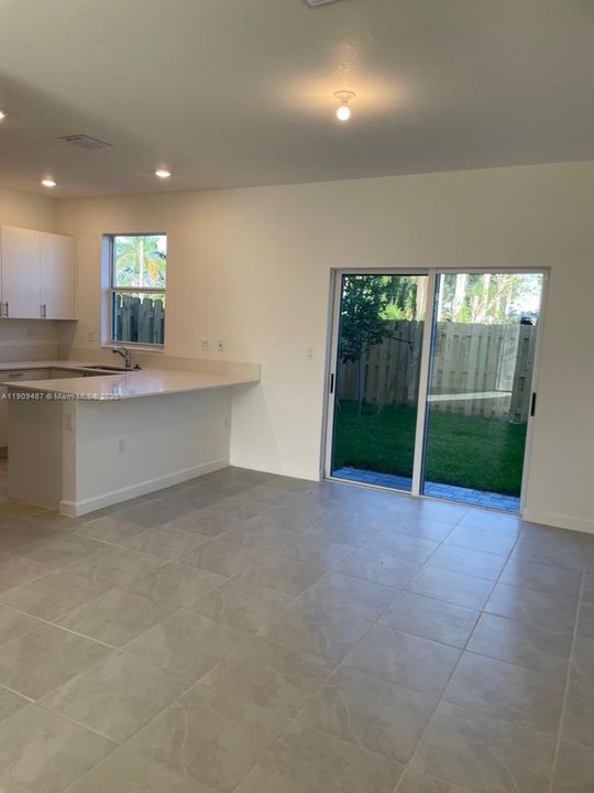 For Sale: $450,000 (3 beds, 2 baths, 1413 Square Feet)