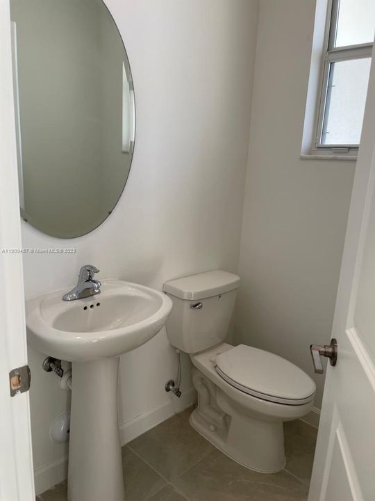 For Sale: $450,000 (3 beds, 2 baths, 1413 Square Feet)