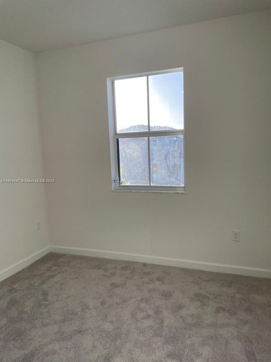 For Sale: $450,000 (3 beds, 2 baths, 1413 Square Feet)