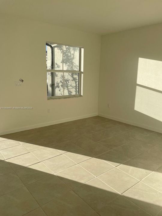 For Sale: $450,000 (3 beds, 2 baths, 1413 Square Feet)