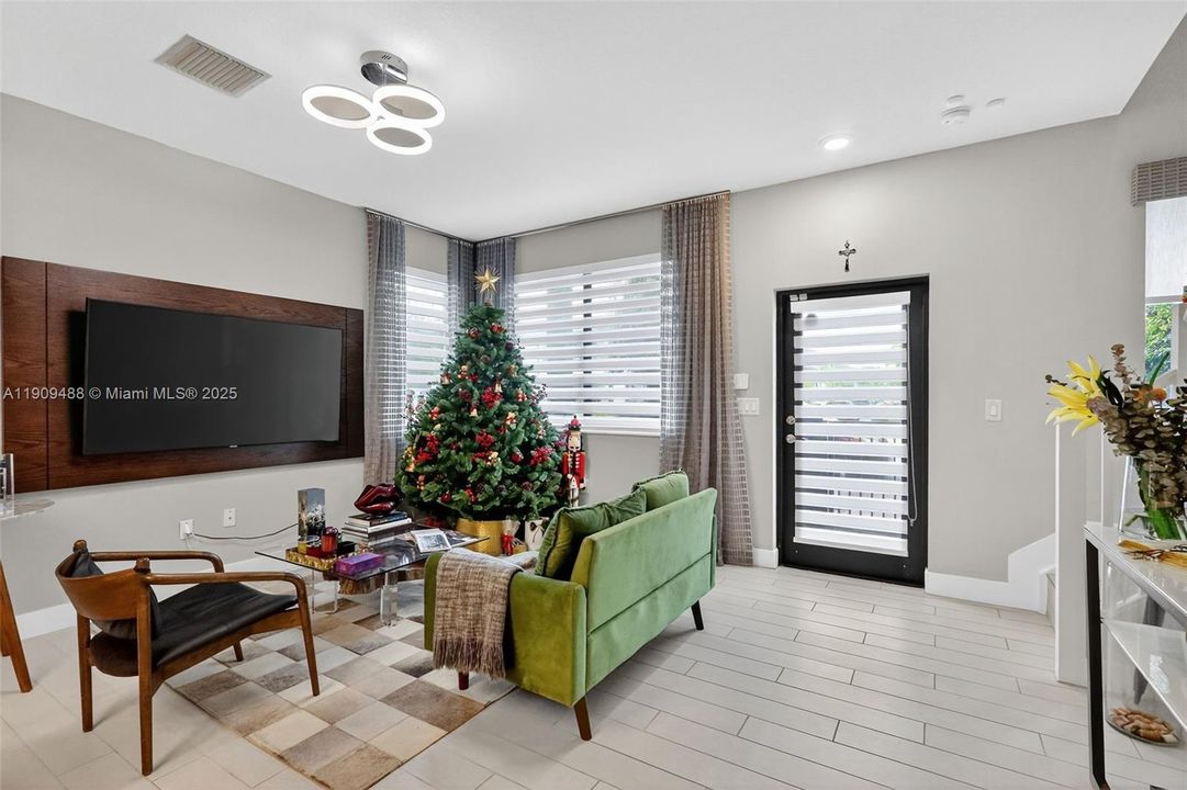 For Sale: $1,099,000 (4 beds, 2 baths, 2163 Square Feet)