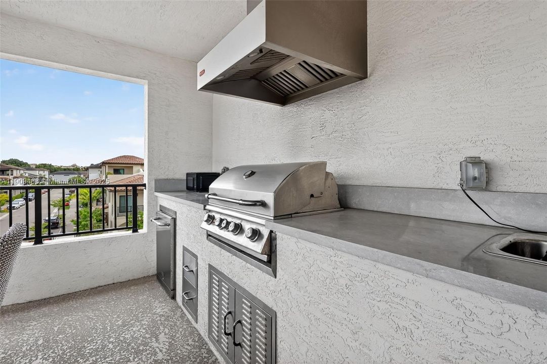 For Sale: $1,099,000 (4 beds, 2 baths, 2163 Square Feet)