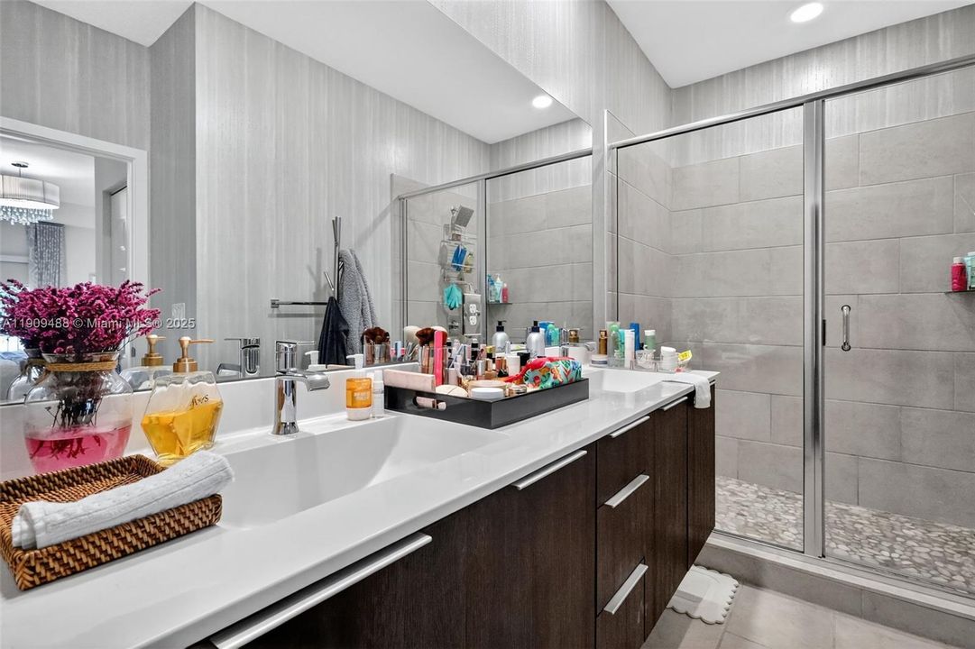 For Sale: $1,099,000 (4 beds, 2 baths, 2163 Square Feet)