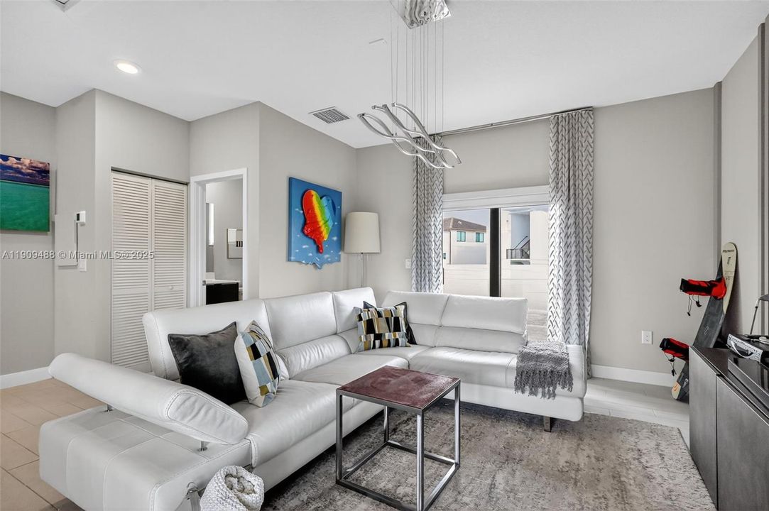 For Sale: $1,099,000 (4 beds, 2 baths, 2163 Square Feet)