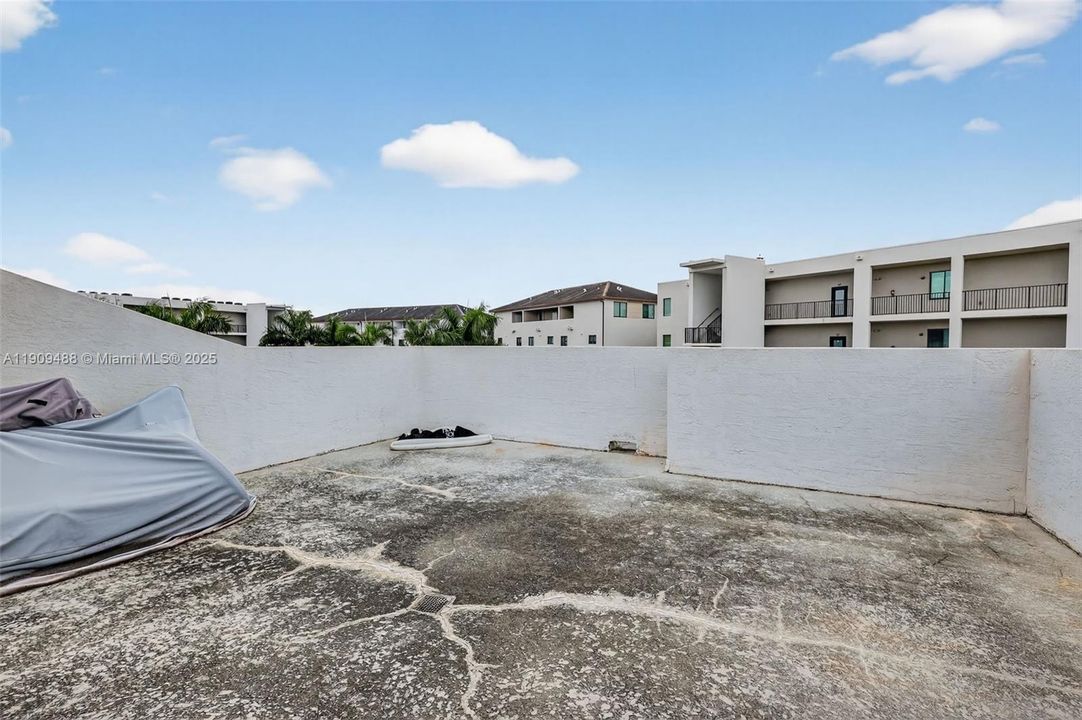 For Sale: $1,099,000 (4 beds, 2 baths, 2163 Square Feet)