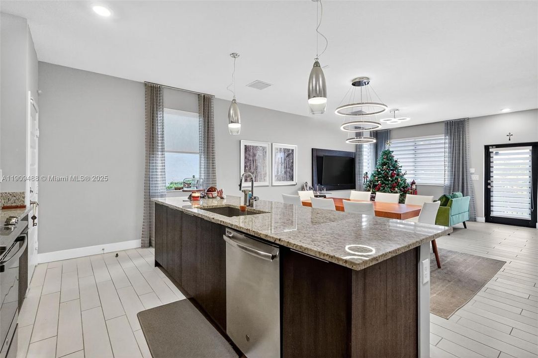 For Sale: $1,099,000 (4 beds, 2 baths, 2163 Square Feet)