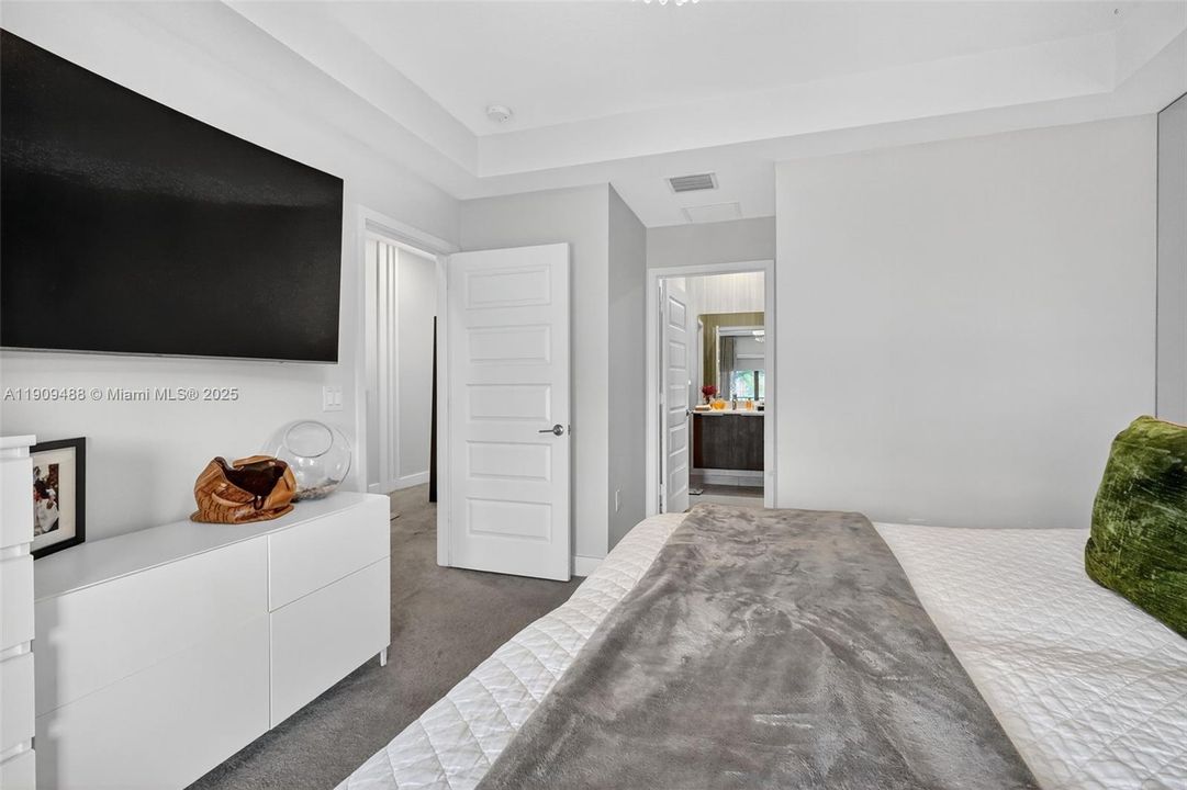 For Sale: $1,099,000 (4 beds, 2 baths, 2163 Square Feet)