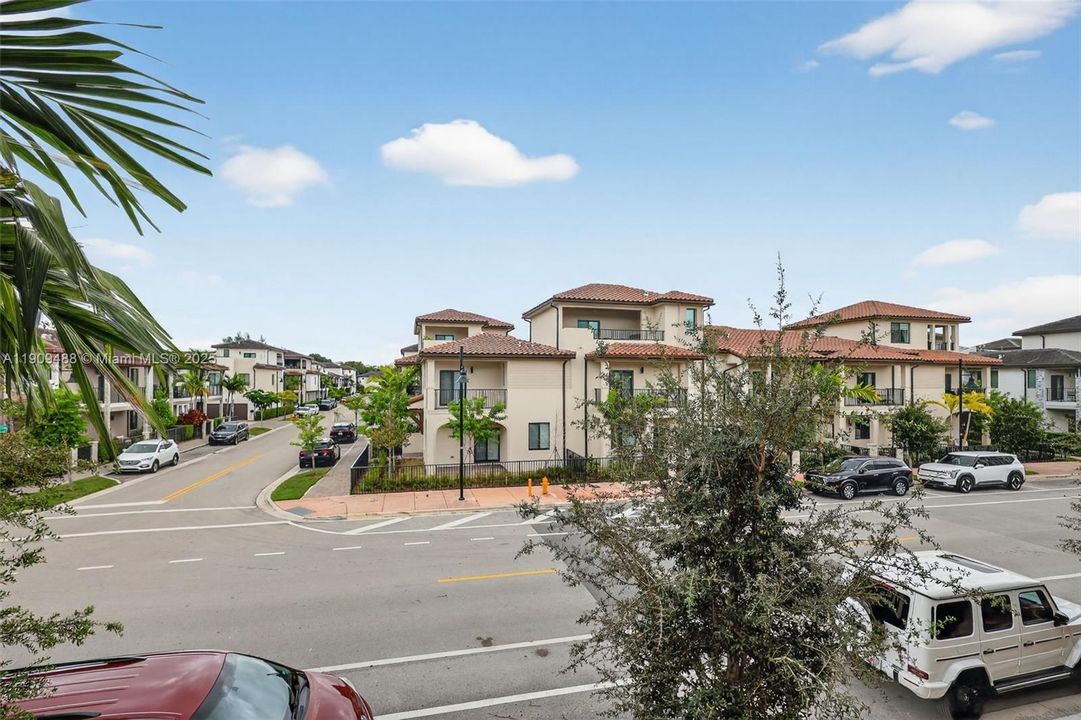 For Sale: $1,099,000 (4 beds, 2 baths, 2163 Square Feet)