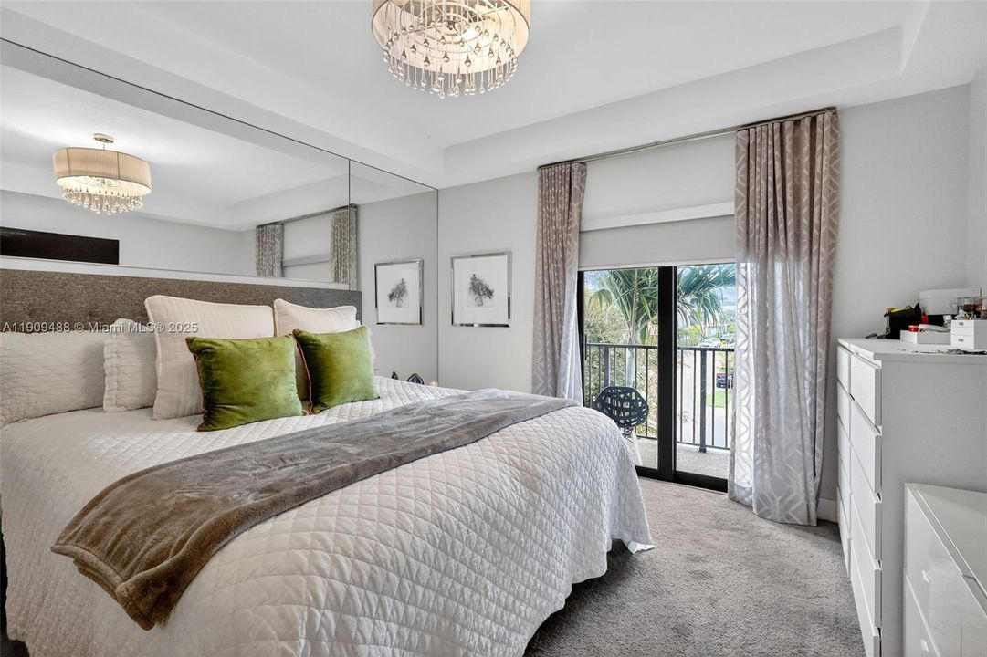 For Sale: $1,099,000 (4 beds, 2 baths, 2163 Square Feet)