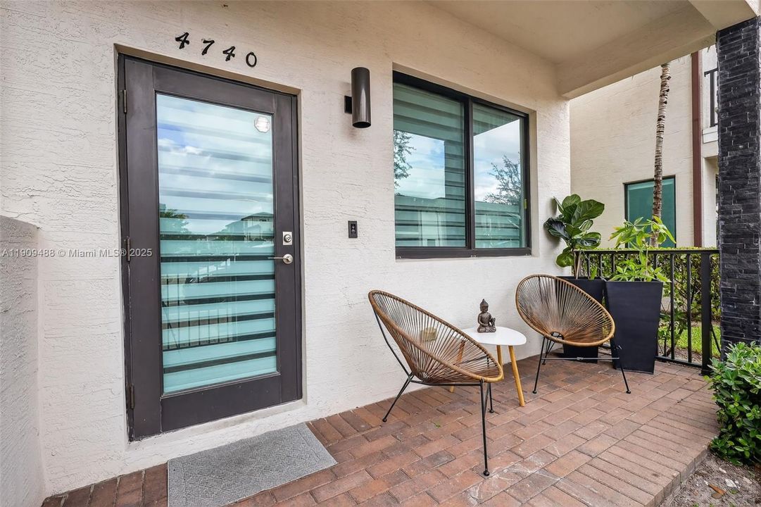 For Sale: $1,099,000 (4 beds, 2 baths, 2163 Square Feet)