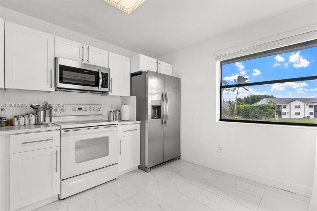 For Rent: $2,000 (3 beds, 2 baths, 1195 Square Feet)