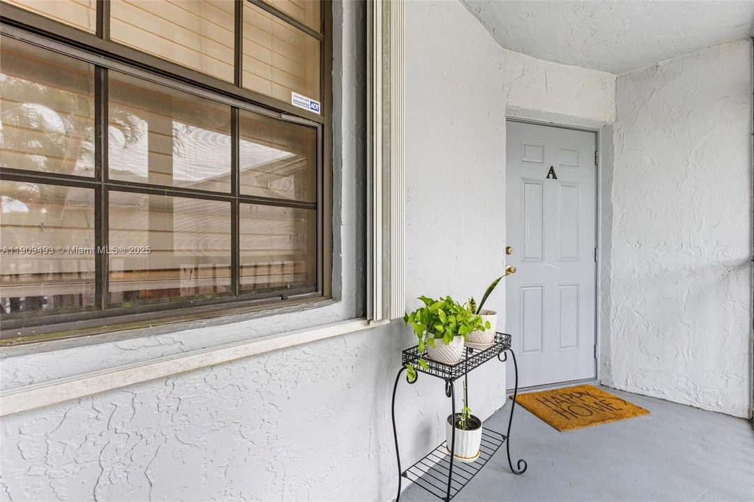 For Rent: $2,000 (3 beds, 2 baths, 1195 Square Feet)