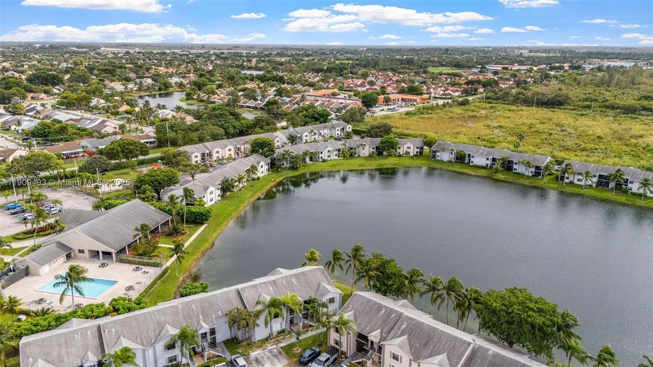 For Rent: $2,000 (3 beds, 2 baths, 1195 Square Feet)