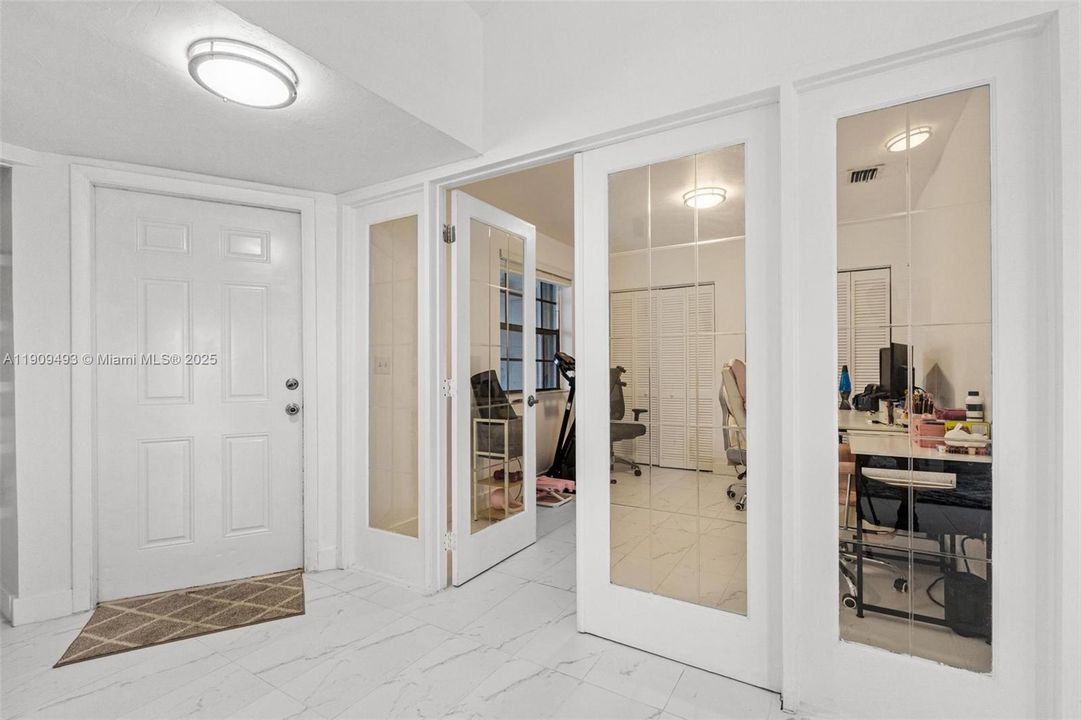 For Rent: $2,000 (3 beds, 2 baths, 1195 Square Feet)