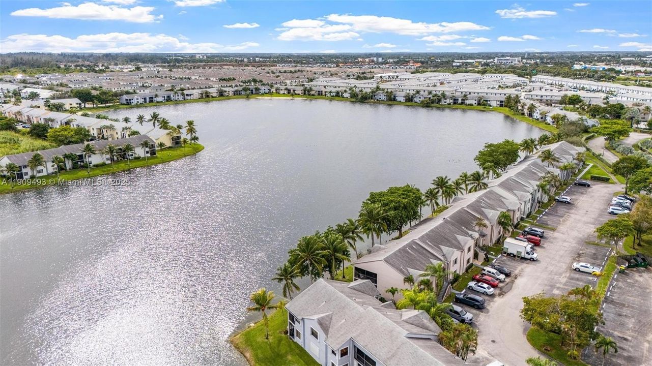 For Rent: $2,000 (3 beds, 2 baths, 1195 Square Feet)