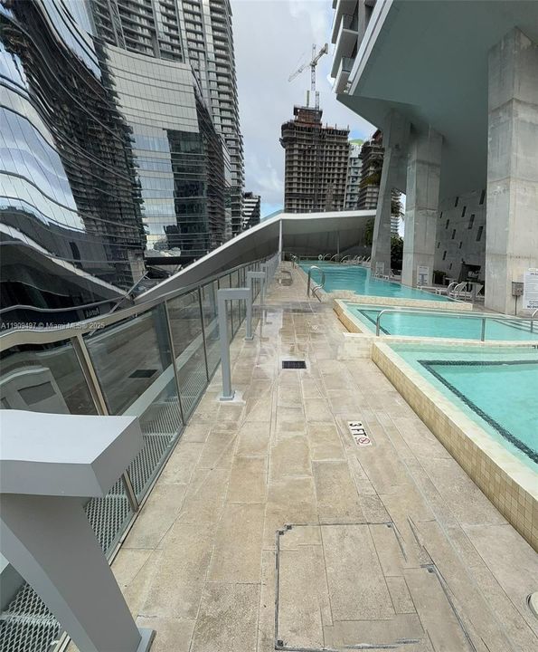 For Sale: $1,036,000 (2 beds, 2 baths, 1208 Square Feet)