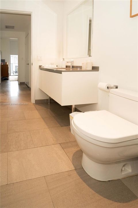 For Sale: $1,036,000 (2 beds, 2 baths, 1208 Square Feet)