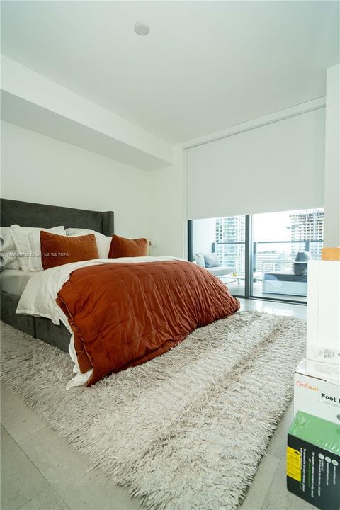 For Sale: $1,036,000 (2 beds, 2 baths, 1208 Square Feet)