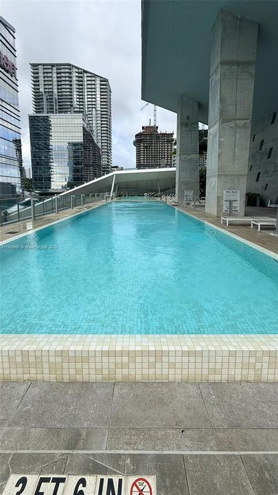 For Sale: $1,036,000 (2 beds, 2 baths, 1208 Square Feet)