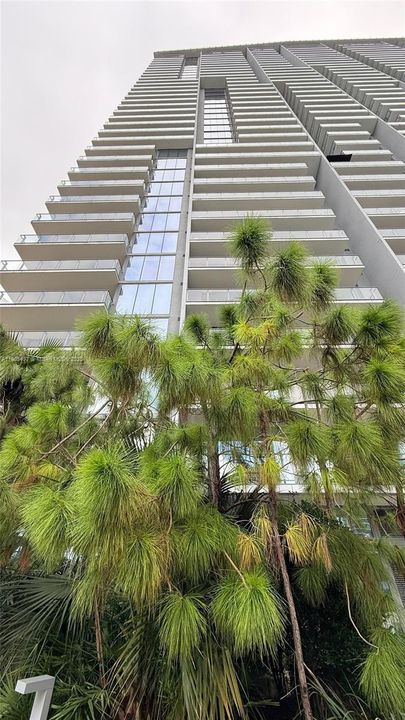 For Sale: $1,036,000 (2 beds, 2 baths, 1208 Square Feet)