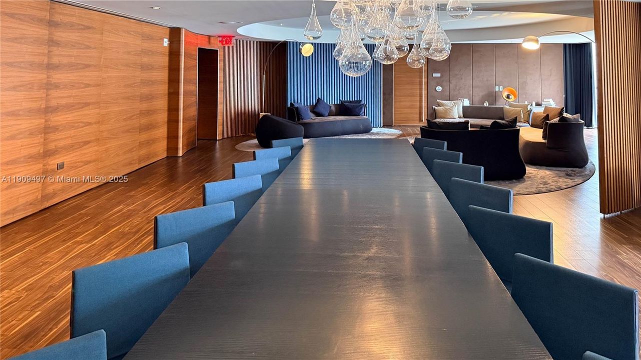 For Sale: $1,036,000 (2 beds, 2 baths, 1208 Square Feet)