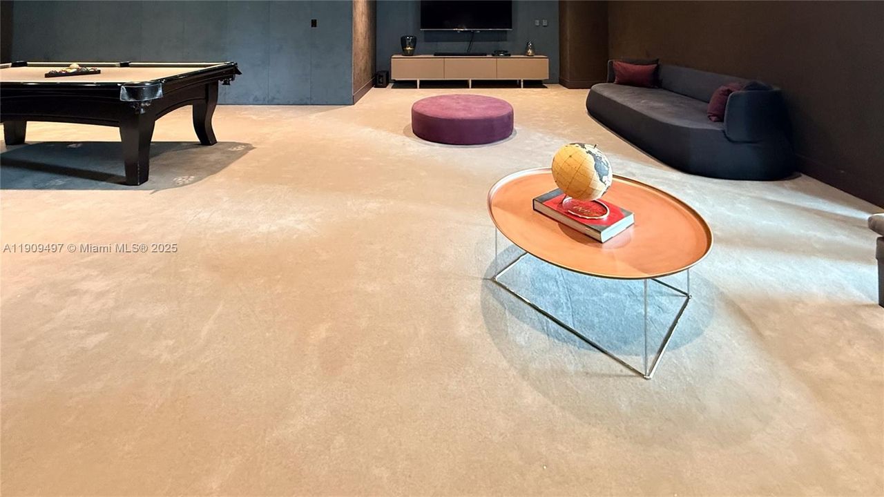 For Sale: $1,036,000 (2 beds, 2 baths, 1208 Square Feet)