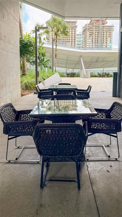 For Sale: $1,036,000 (2 beds, 2 baths, 1208 Square Feet)