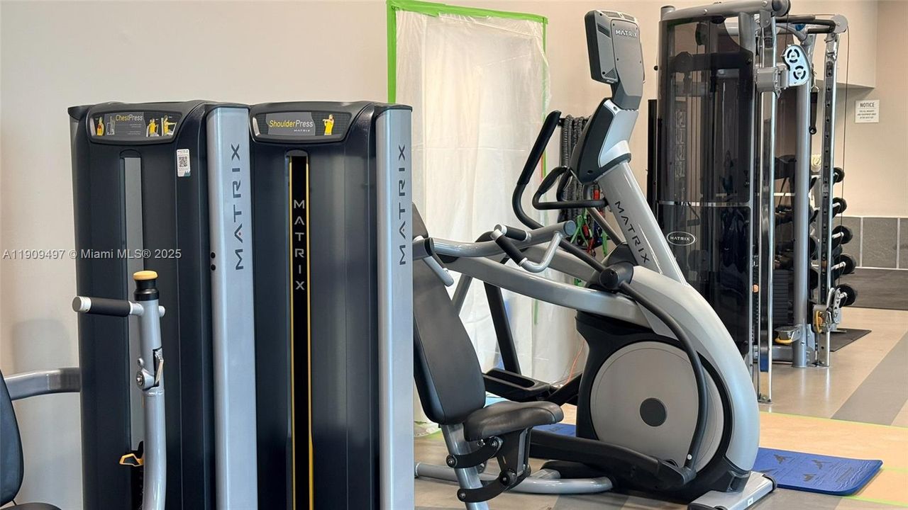 For Sale: $1,036,000 (2 beds, 2 baths, 1208 Square Feet)