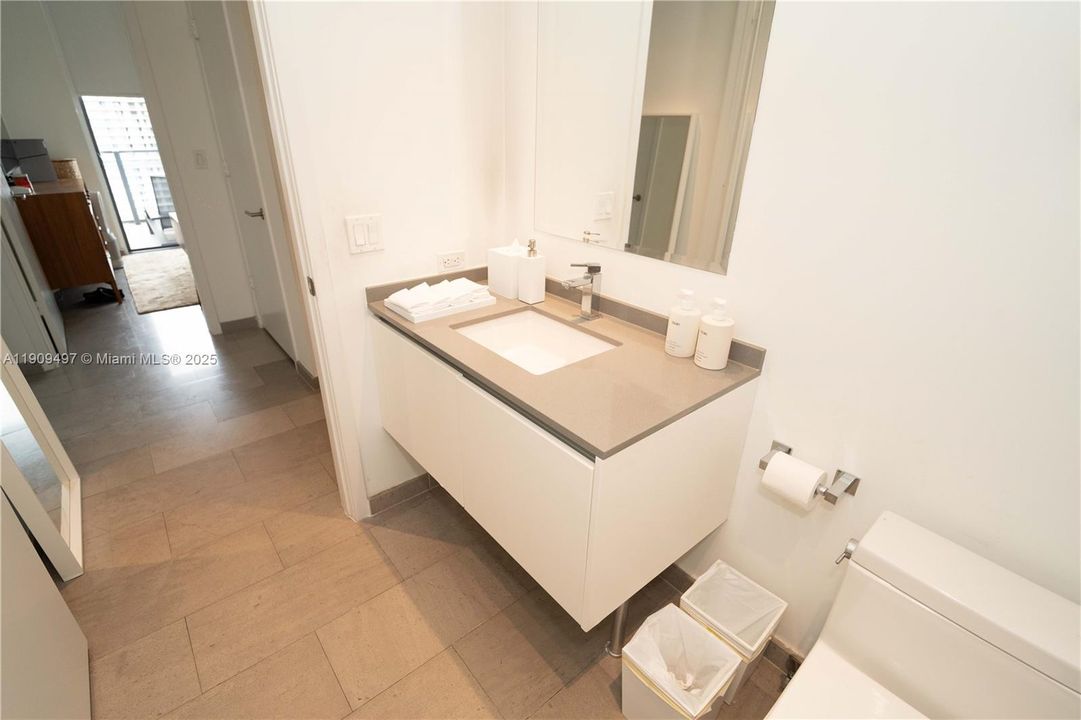 For Sale: $1,036,000 (2 beds, 2 baths, 1208 Square Feet)