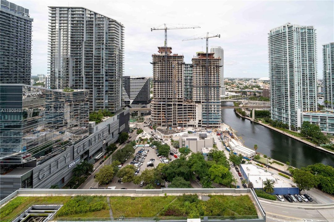 For Sale: $1,036,000 (2 beds, 2 baths, 1208 Square Feet)