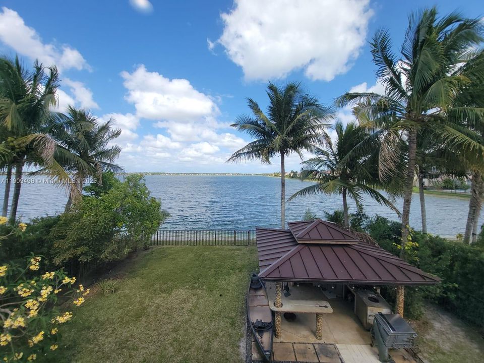 For Rent: $5,200 (4 beds, 3 baths, 2810 Square Feet)