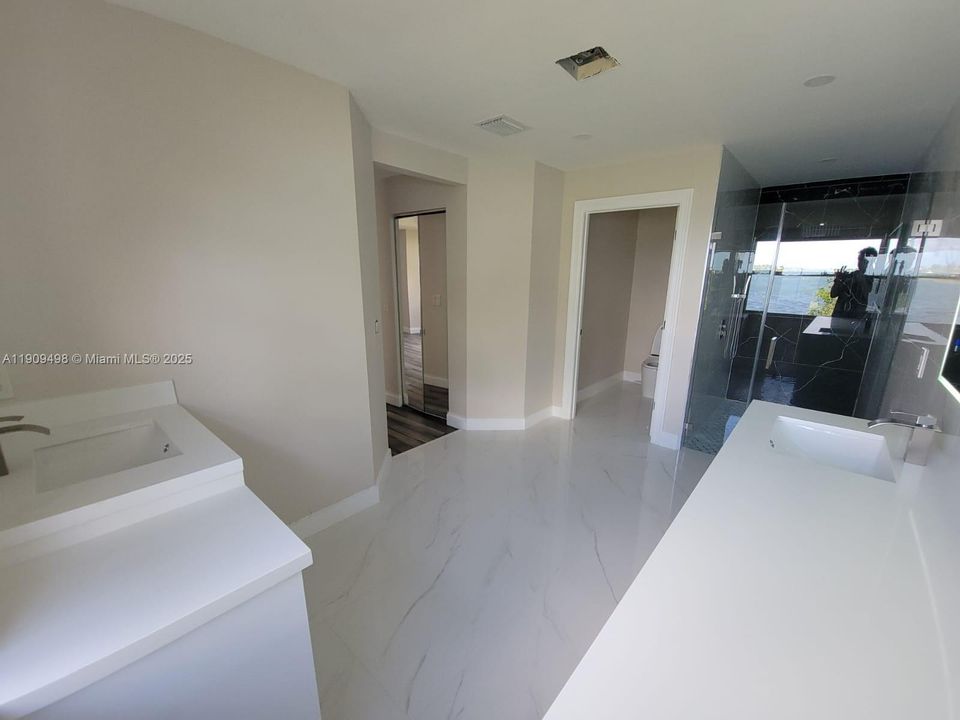 For Rent: $5,200 (4 beds, 3 baths, 2810 Square Feet)