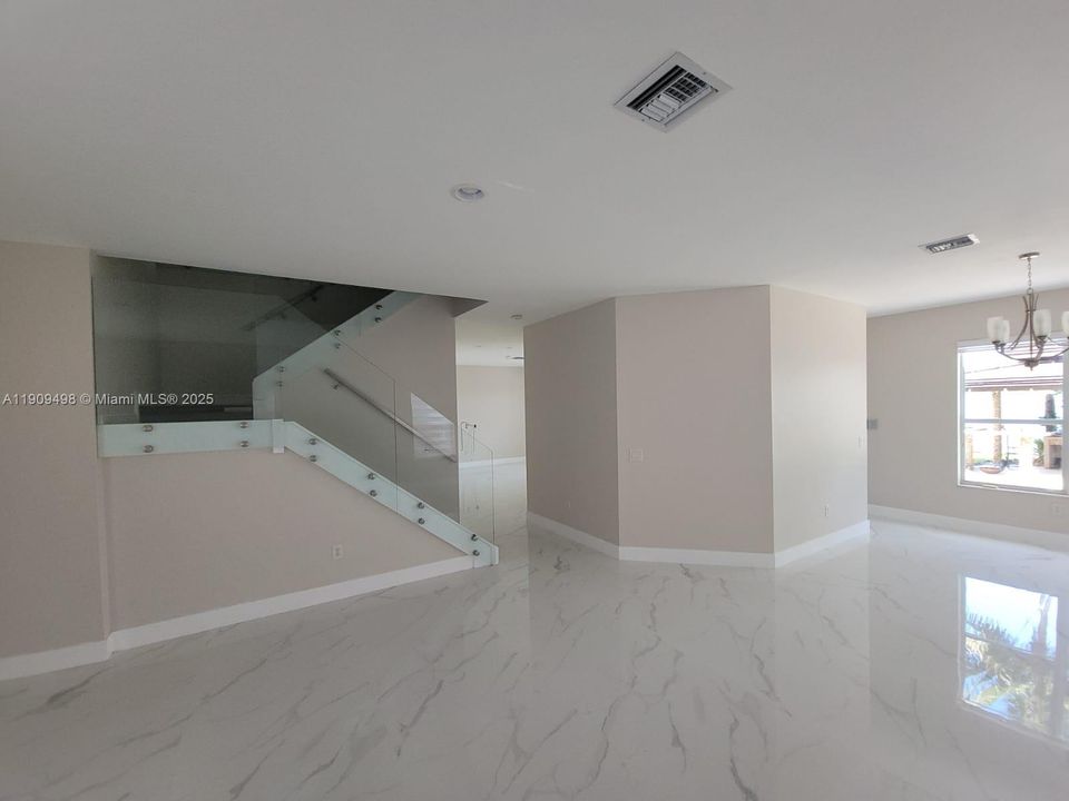 For Rent: $5,200 (4 beds, 3 baths, 2810 Square Feet)