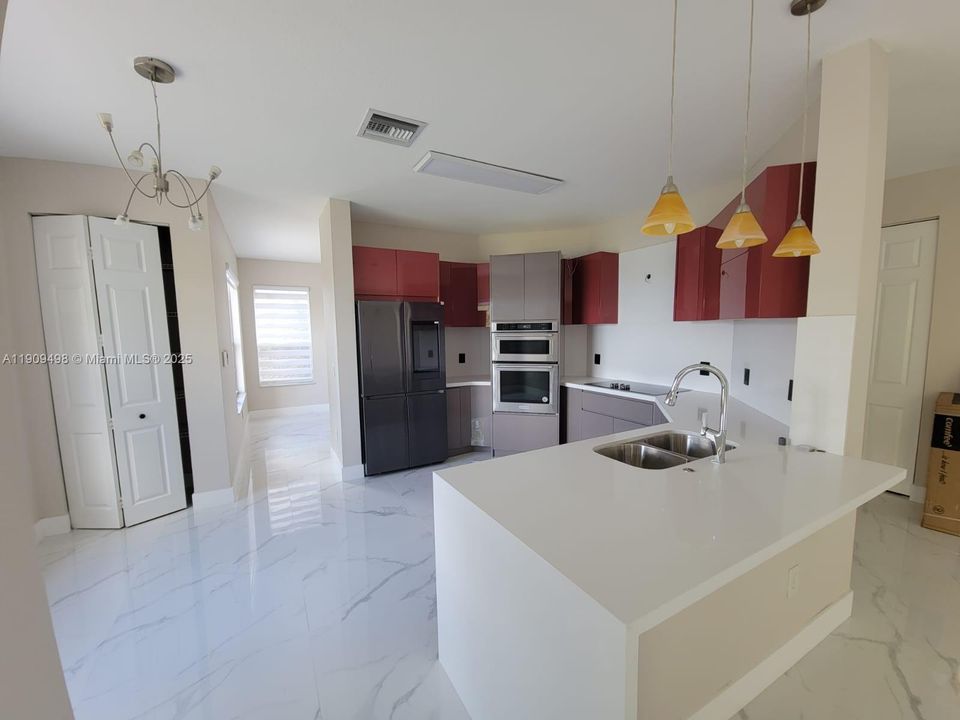 For Rent: $5,200 (4 beds, 3 baths, 2810 Square Feet)