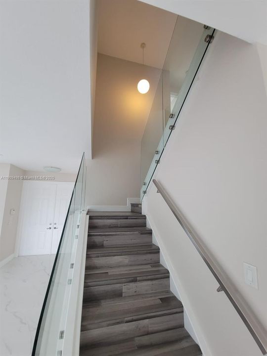 For Rent: $5,200 (4 beds, 3 baths, 2810 Square Feet)