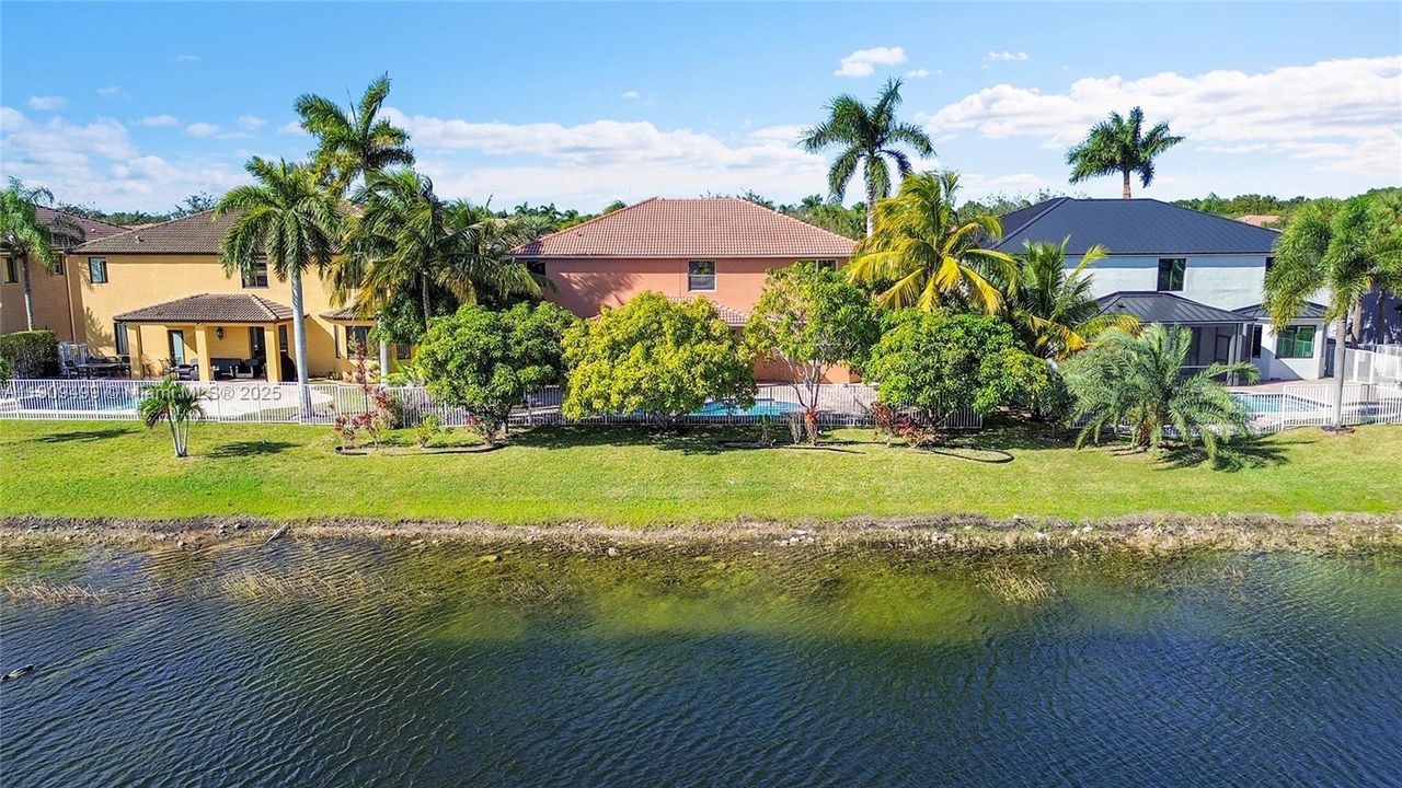 Active With Contract: $1,200,000 (5 beds, 4 baths, 4258 Square Feet)