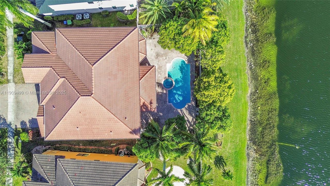 Active With Contract: $1,200,000 (5 beds, 4 baths, 4258 Square Feet)