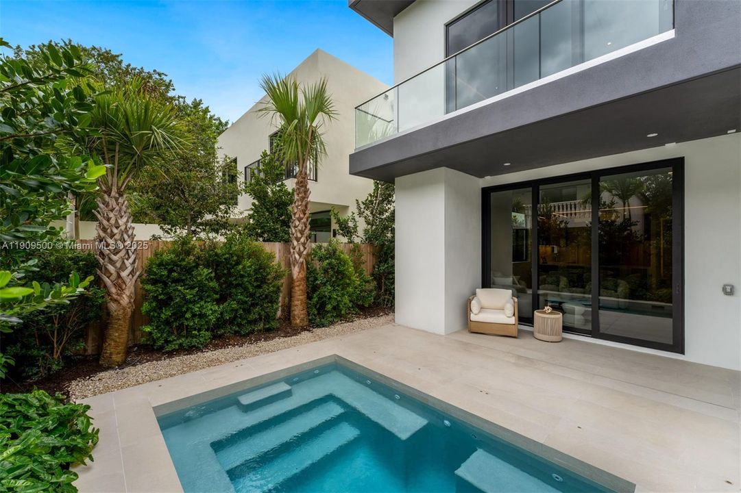 En Venta: $1,850,000 (3 camas, 3 baños, 4076 Pies cuadrados)