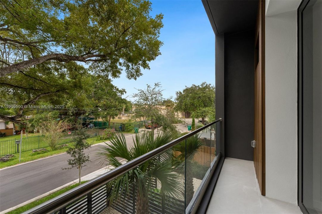 En Venta: $1,850,000 (3 camas, 3 baños, 4076 Pies cuadrados)