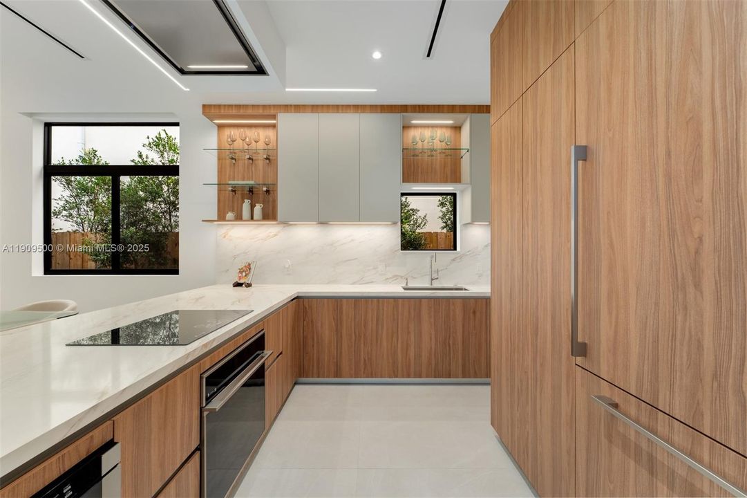 En Venta: $1,850,000 (3 camas, 3 baños, 4076 Pies cuadrados)