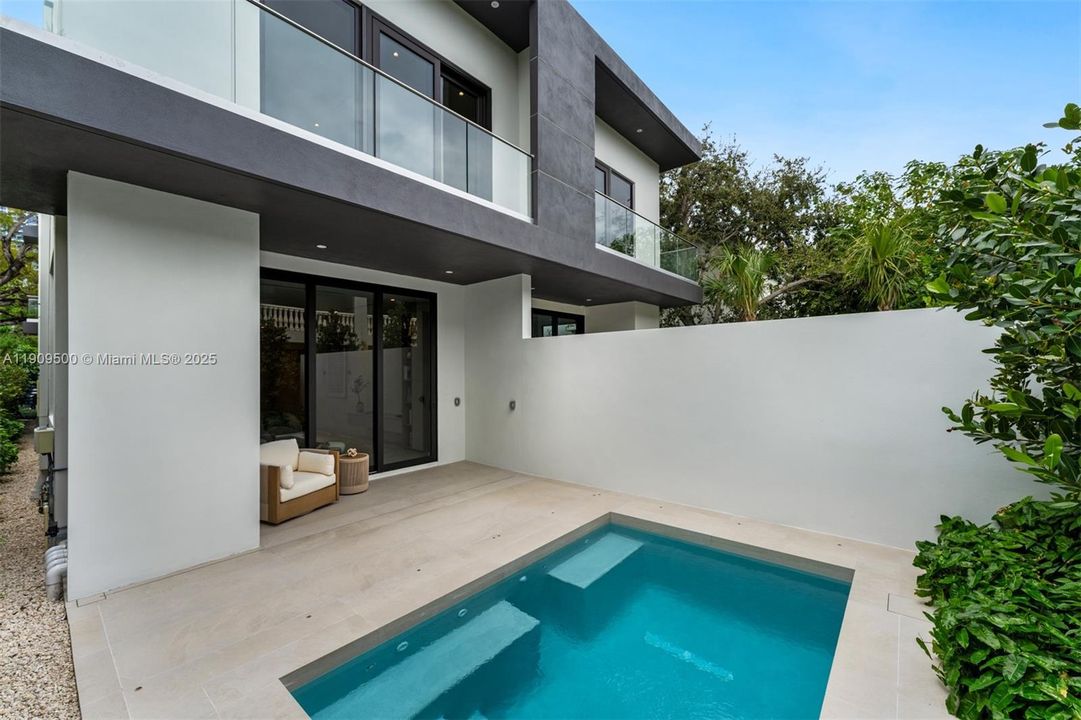 En Venta: $1,850,000 (3 camas, 3 baños, 4076 Pies cuadrados)