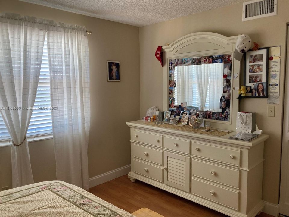 Other view in Guest Bedroom