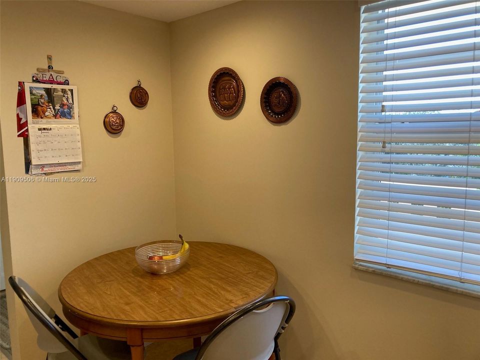 Kitchen Breakfast Area