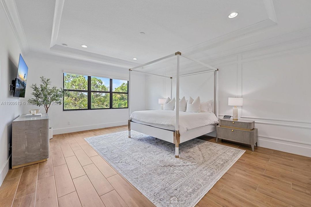 Upstairs master suite