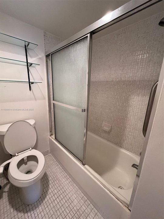 На продажу: $208,000 (1 спален, 1 ванн, 913 Квадратных фут)