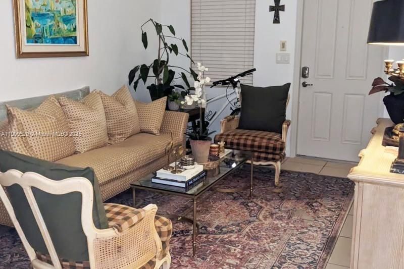 For Rent: $3,200 (3 beds, 2 baths, 1530 Square Feet)