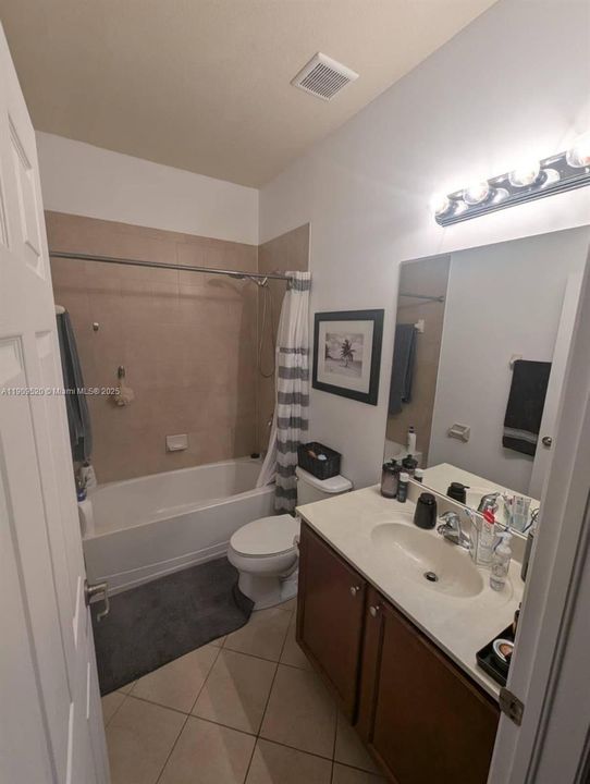 For Rent: $3,200 (3 beds, 2 baths, 1530 Square Feet)