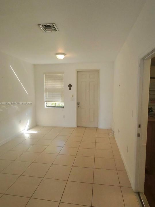 For Rent: $3,200 (3 beds, 2 baths, 1530 Square Feet)