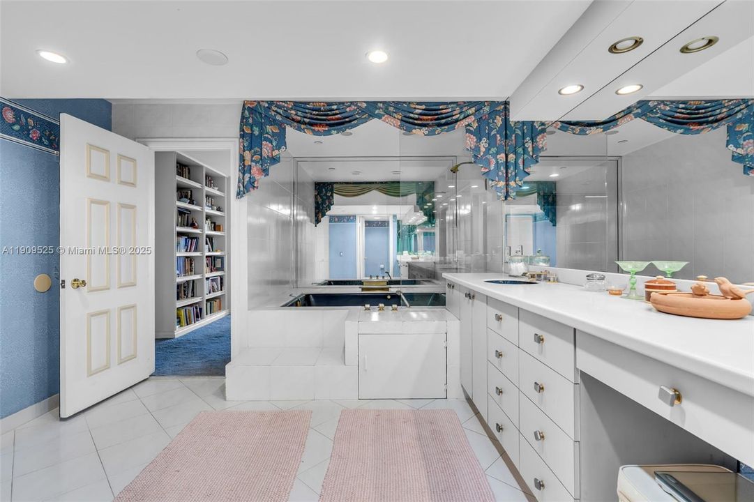 En Venta: $2,750,000 (4 camas, 4 baños, 3127 Pies cuadrados)